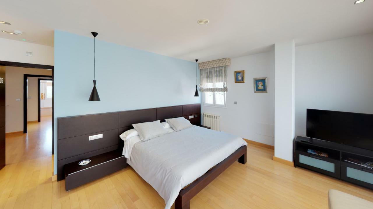 Pensión Suites Camiño Norte Collado Villalba Exterior foto
